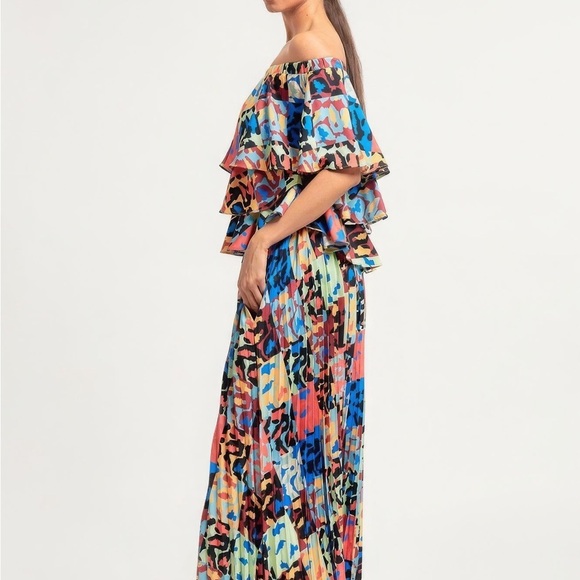 Printed Ruffle Top And Pleated Skirt Set - Picture 5 of 6